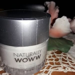 Naturally WOWW 24/7  Bio Protect Moisturizer
